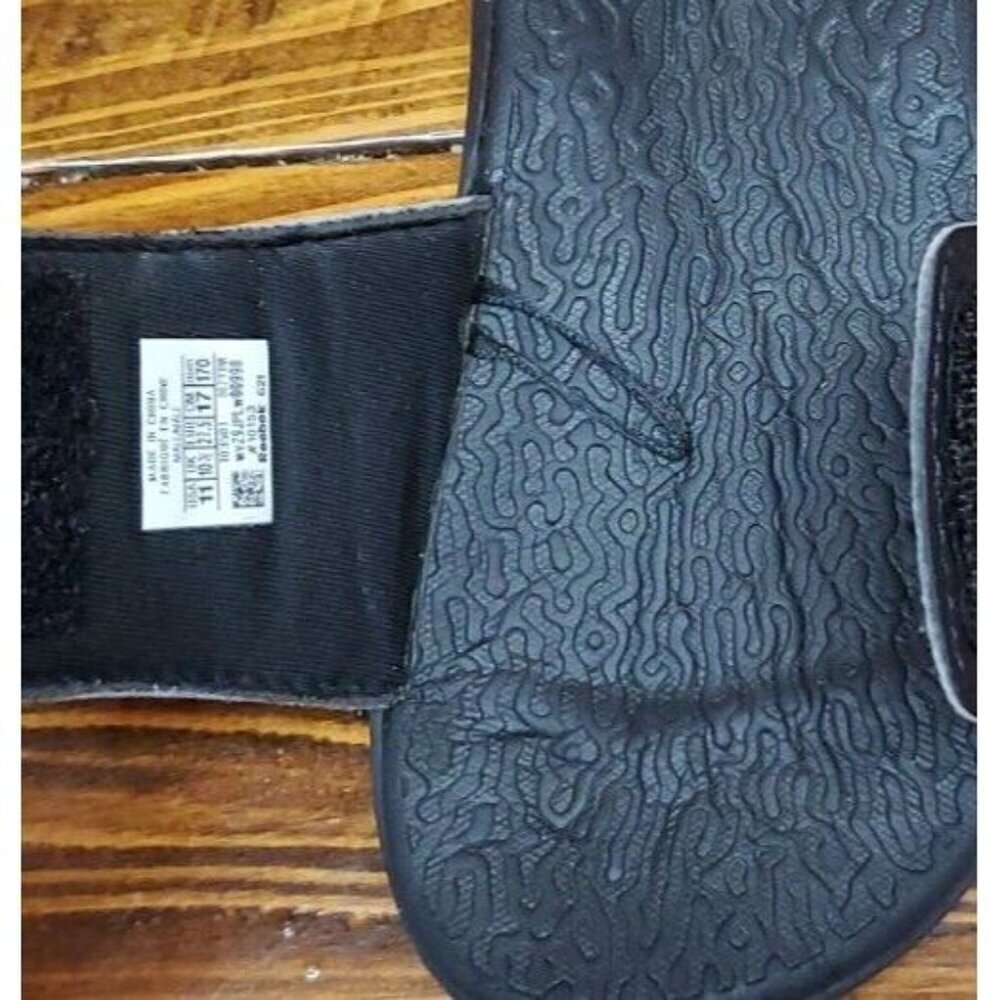 Kids Size 11 Reebok Slides - Picture 4 of 9